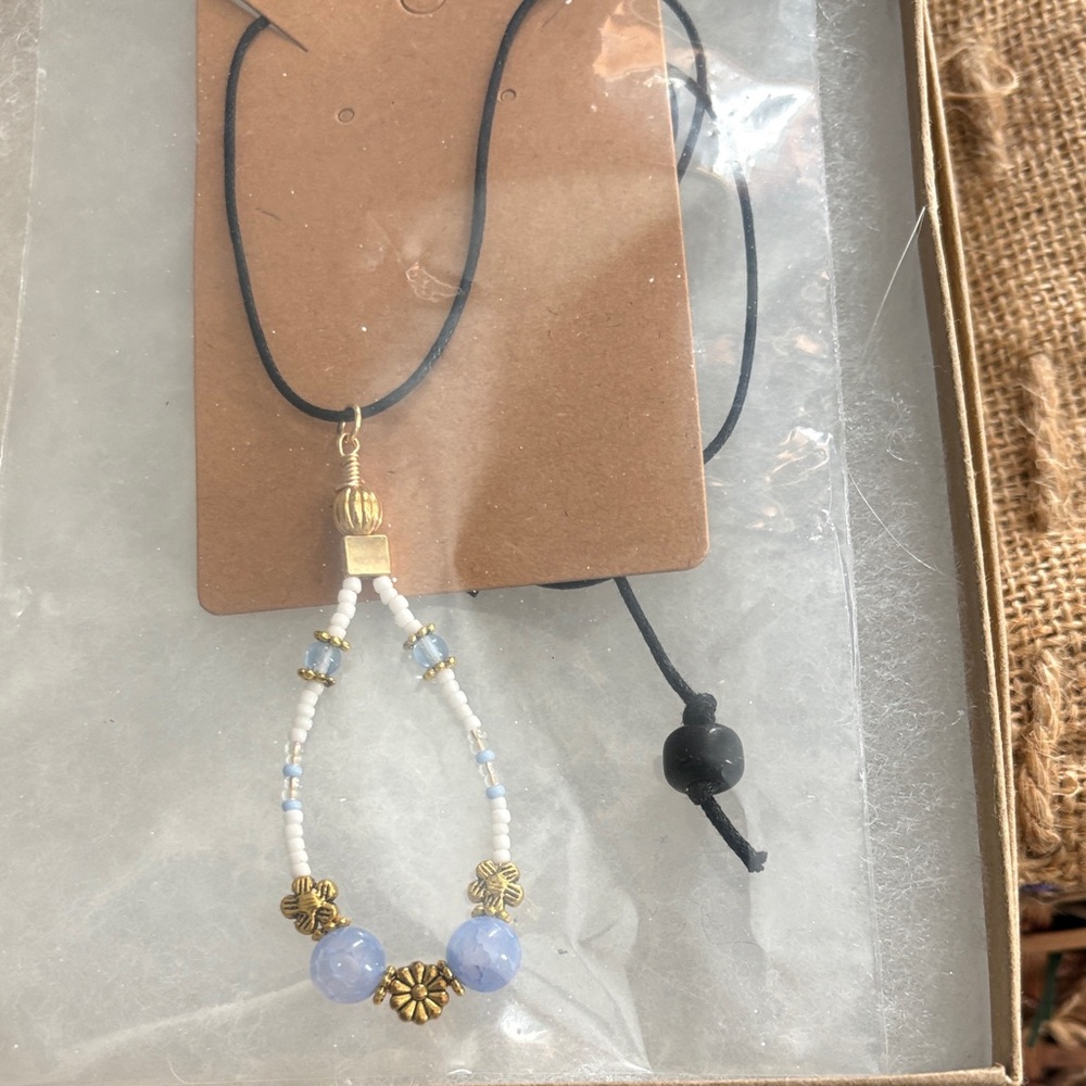 Chic Beaded Necklace with Gold and Blue Accents